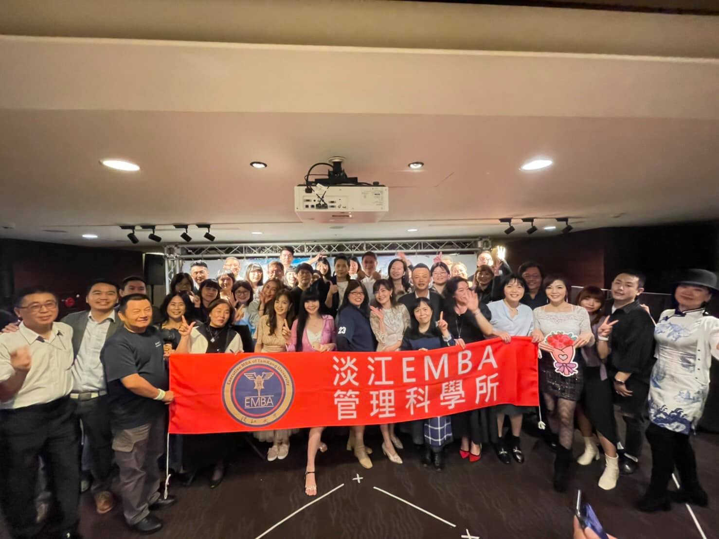 110學年度碩專班迎新送舊暨畢業生撥穗活動(110.10.31晶華酒店)